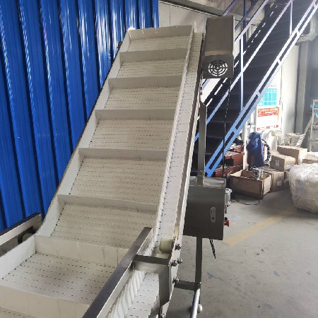 鏈板成品輸送機(jī)