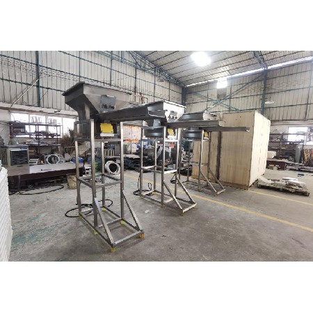 振動(dòng)給料機(jī)2