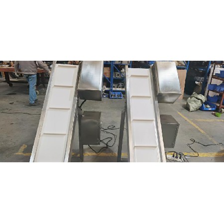 成品輸送機8