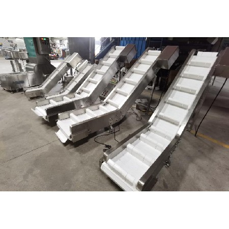 成品輸送機1